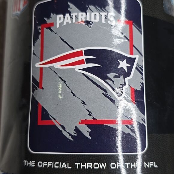 New England Patriots 46x60 Super Plush Throw Blanket NFL - Picture 4 of 4